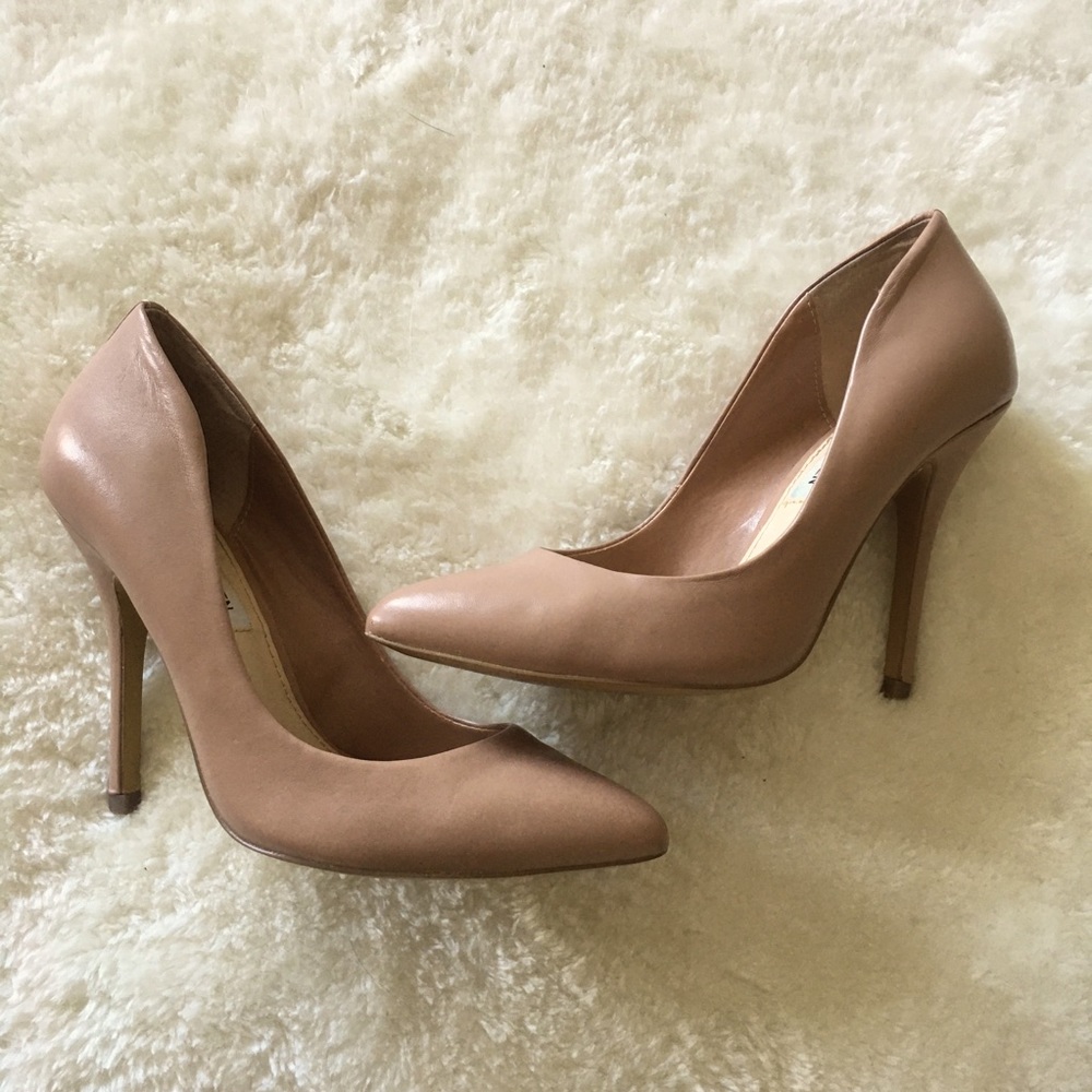 Steve Madden Nude Heels (5.5US)